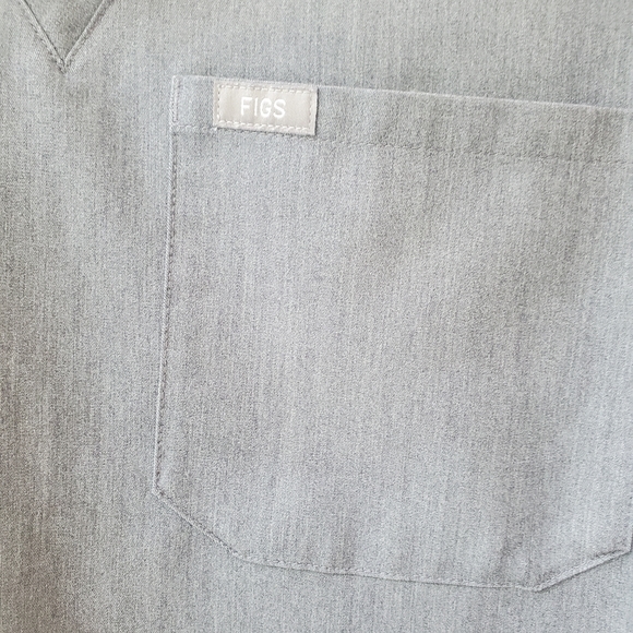 Figs Catarina™ One-Pocket Short Sleeve Classic Fit Scrub Top in Graphite S - Picture 7 of 15